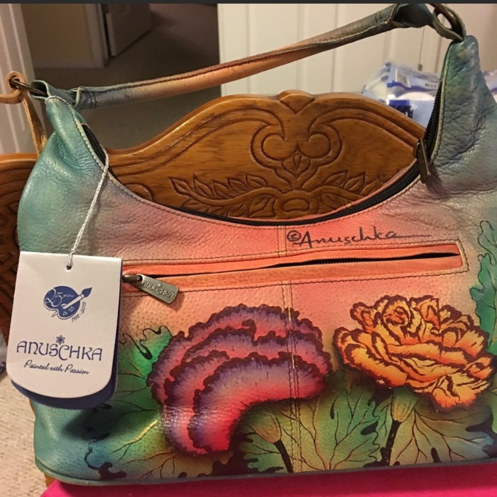 ANUSCHKA Handbag